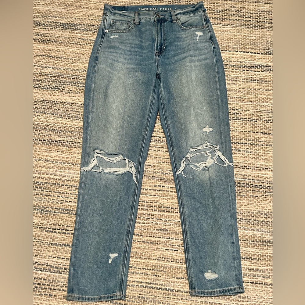 Distressed American Eagle boyfriend jeans